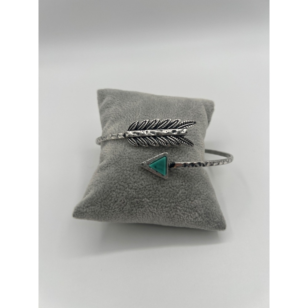 Redwood Silver Tone Arrow Cuff Bracelet Faux Turquoise Southwestern Boho NEW